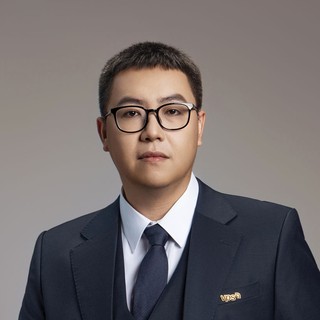 Portrait of Hoa-Binh Nguyen